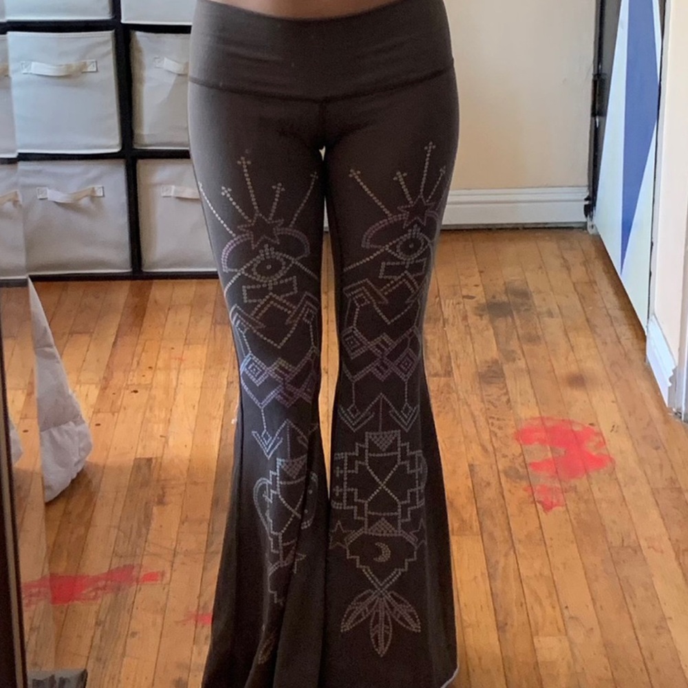 Teeki Brown and Multicolored detailed bell bottom!